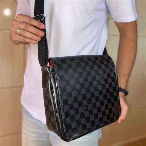 bolsa louis vuitton masculina|Louis Vuitton crocodile.